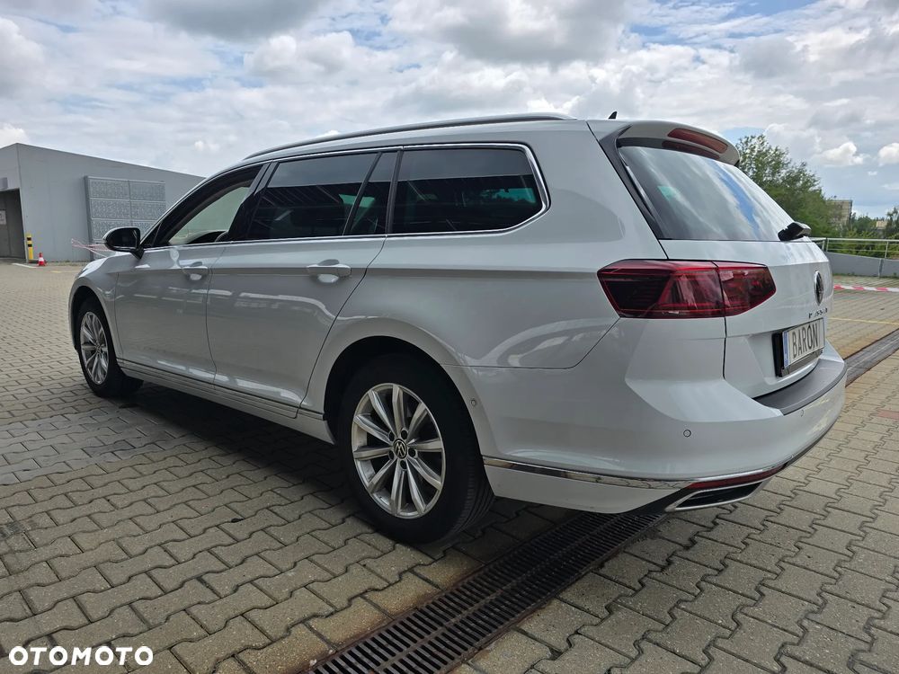 Volkswagen Passat 2.0 TDI SCR DSG 4Motion Elegance - 8