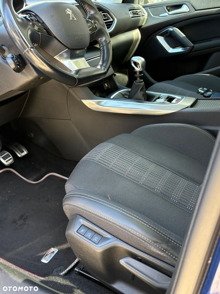 Peugeot 308 1.2 PureTech Allure S&S - 37