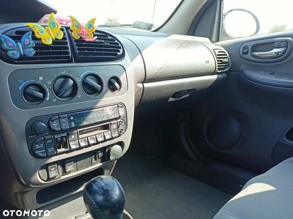 Chrysler Neon - 11