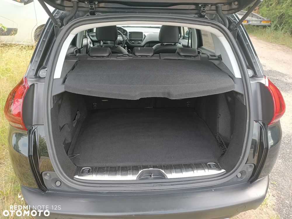 Peugeot 2008 1.2 Pure Tech Allure S&S - 10
