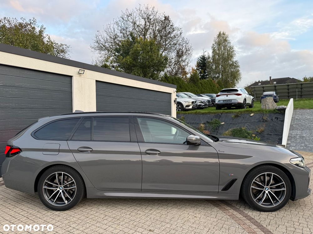 BMW Seria 5 520d M Sport - 3