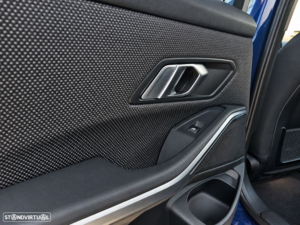 BMW 320 d Auto - 15