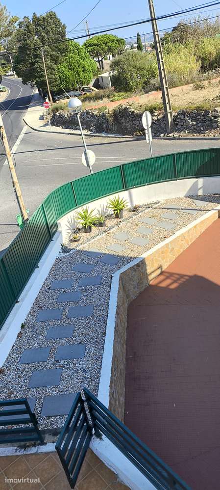 Moradia T3 com garagem, jardim e terraço em Sintra - Grande imagem: 5/26