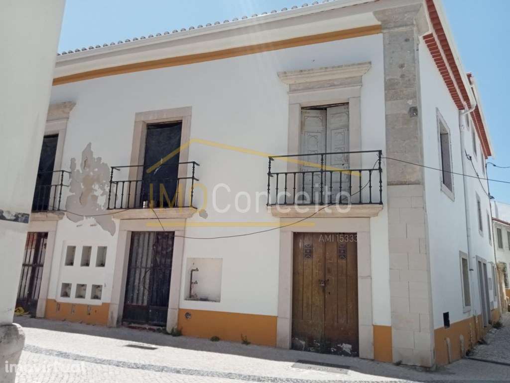 Prédio || Centro histórico |Torres Novas - Grande imagem: 2/60