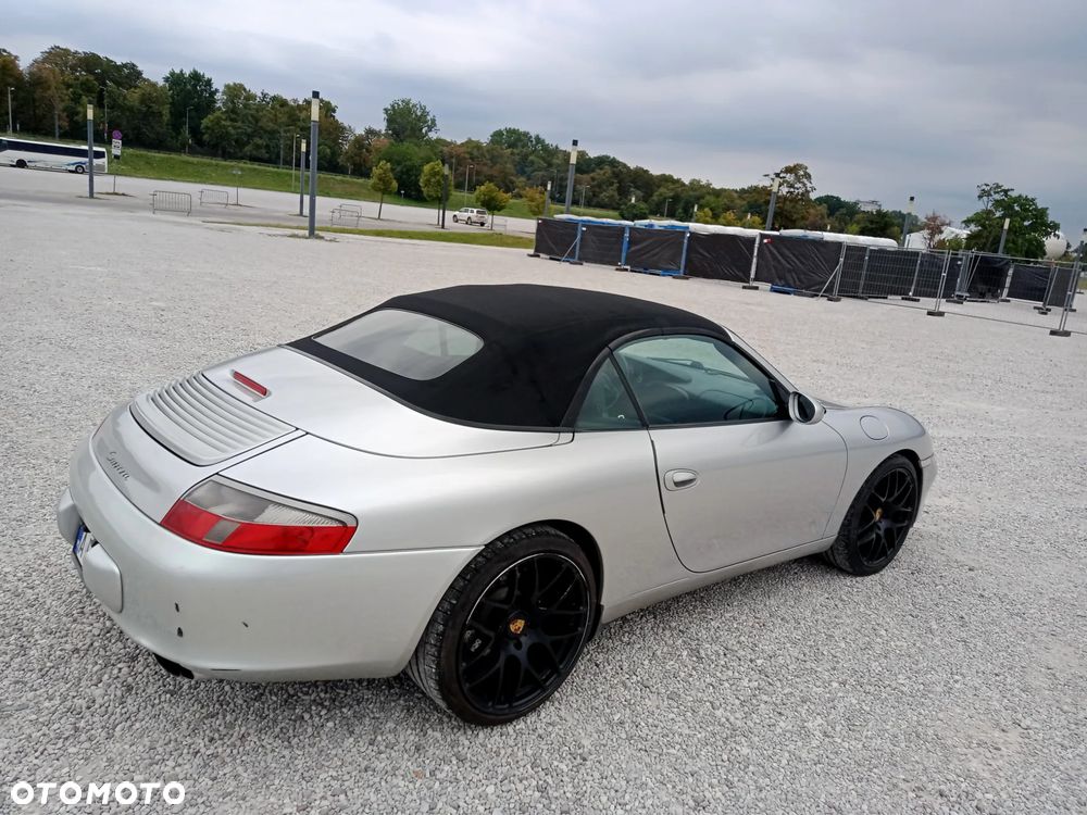 Porsche 911 Carrera 4 Cabrio - 14