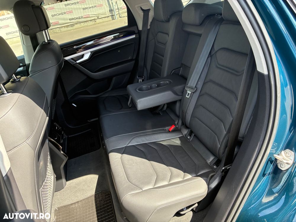 Volkswagen Touareg V6 TDI 4MOTION Elegance - 25