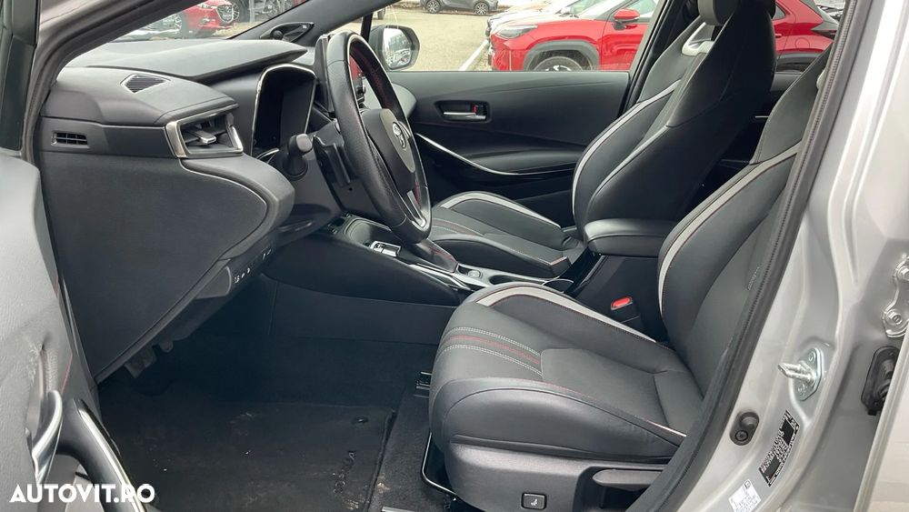 Toyota Corolla 2.0 HSD Exclusive Plus GR Sport Bi-Tone - 22