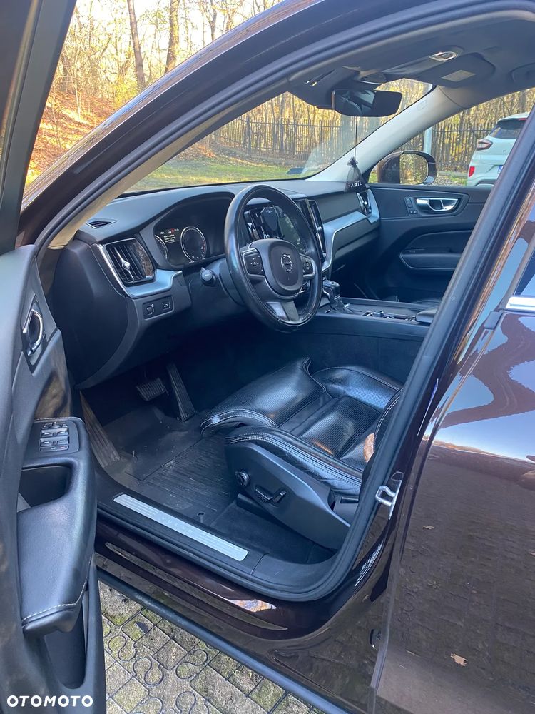 Volvo XC 60 T5 AWD Momentum - 11