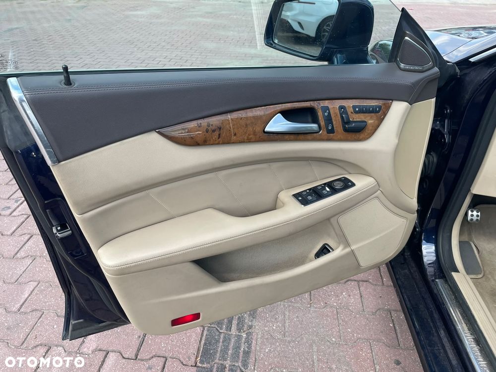 Mercedes-Benz CLS - 21