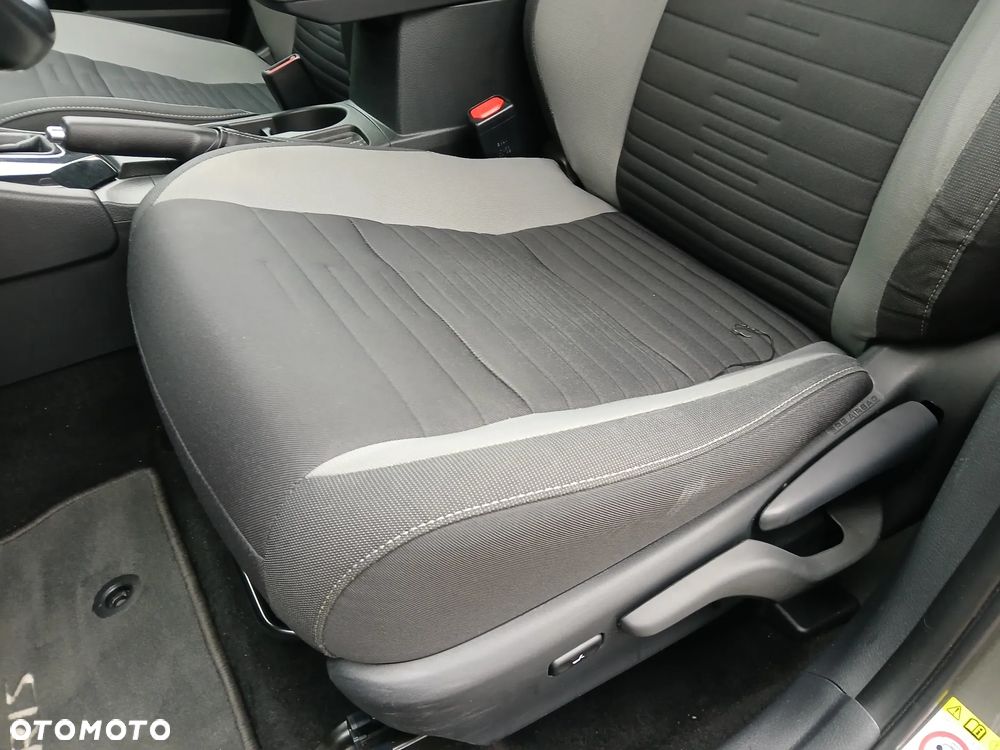 Toyota Auris 1.6 Premium MS - 13