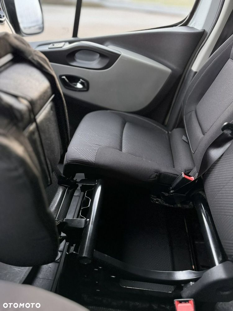 Renault Trafic - 22