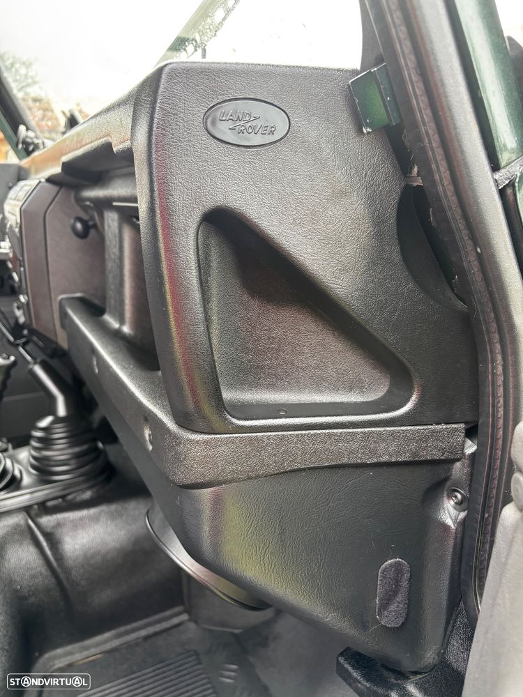 Land Rover Defender 90 2.5 TD5 Metal Top - 26