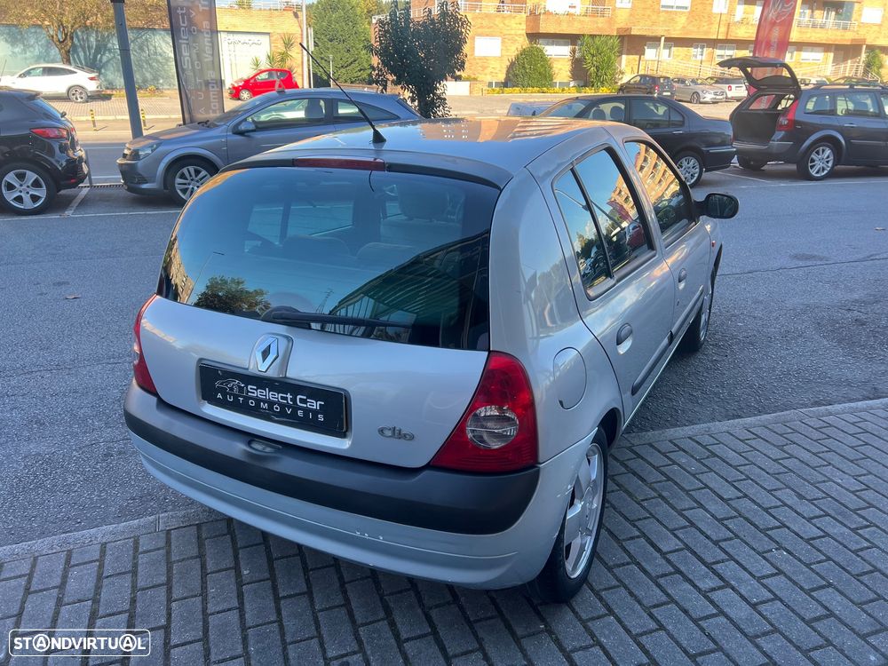 Renault Clio 1.2 16V Privilège - 7