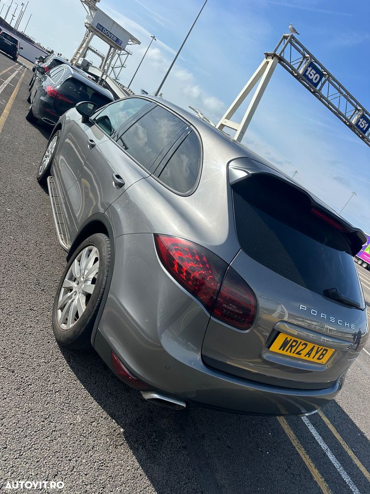 Porsche Cayenne Tiptronic S - 4