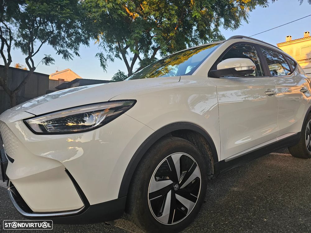 MG ZS EV 72.6 kWh Luxury OBC 11 kW - 6