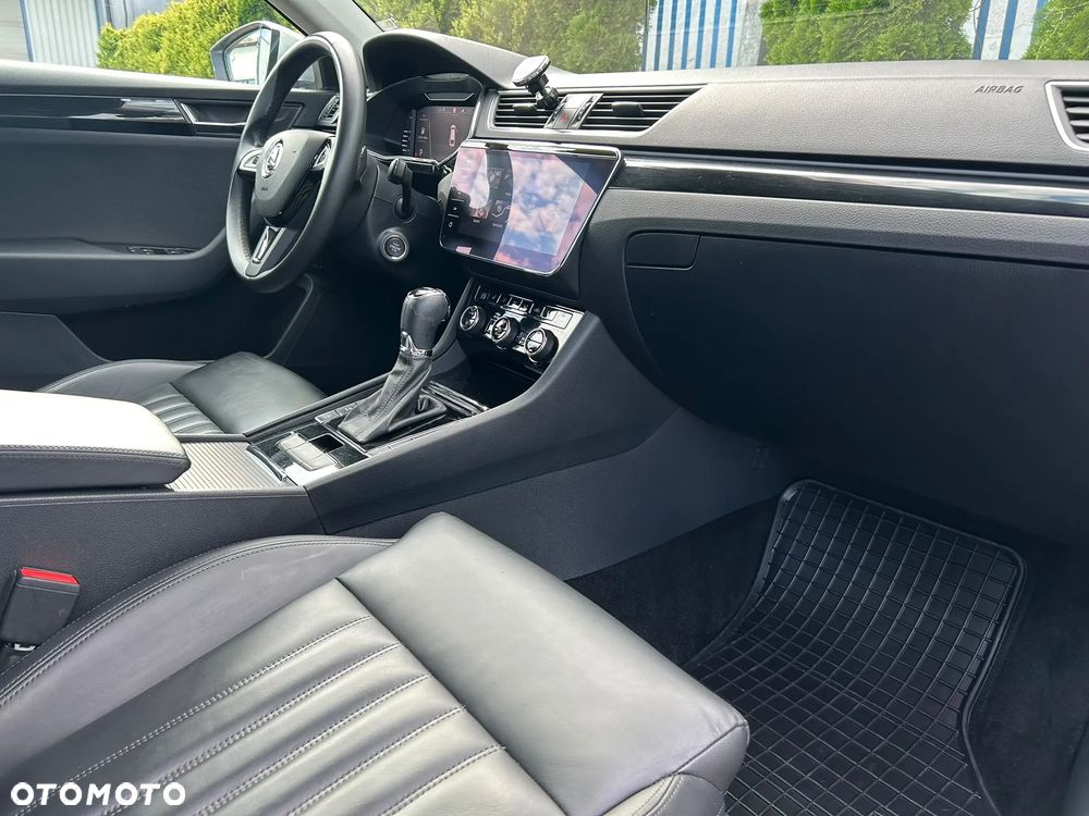 Skoda Superb 2.0 TDI L&K DSG - 39