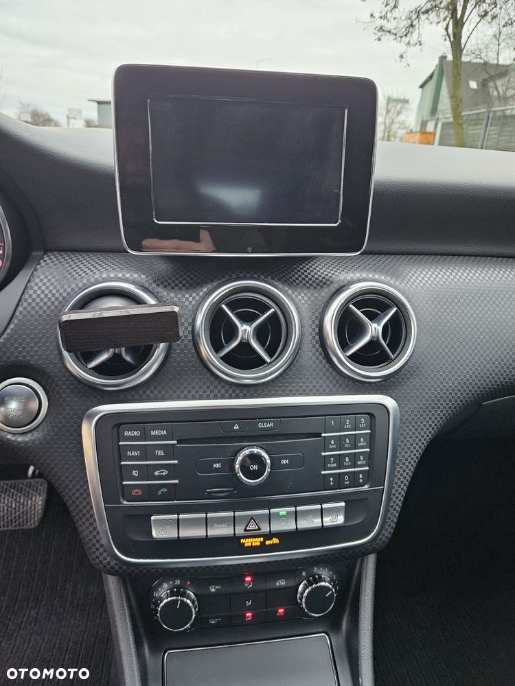 Mercedes-Benz Klasa A 180 7G-DCT StreetStyle - 25