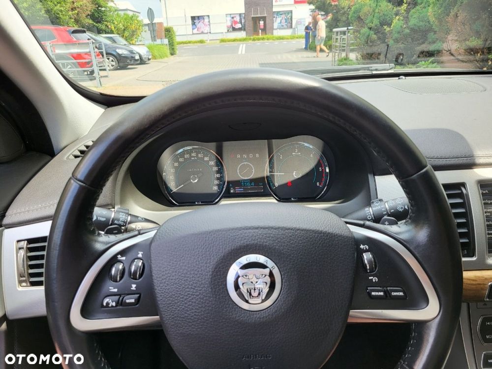 Jaguar XF - 14