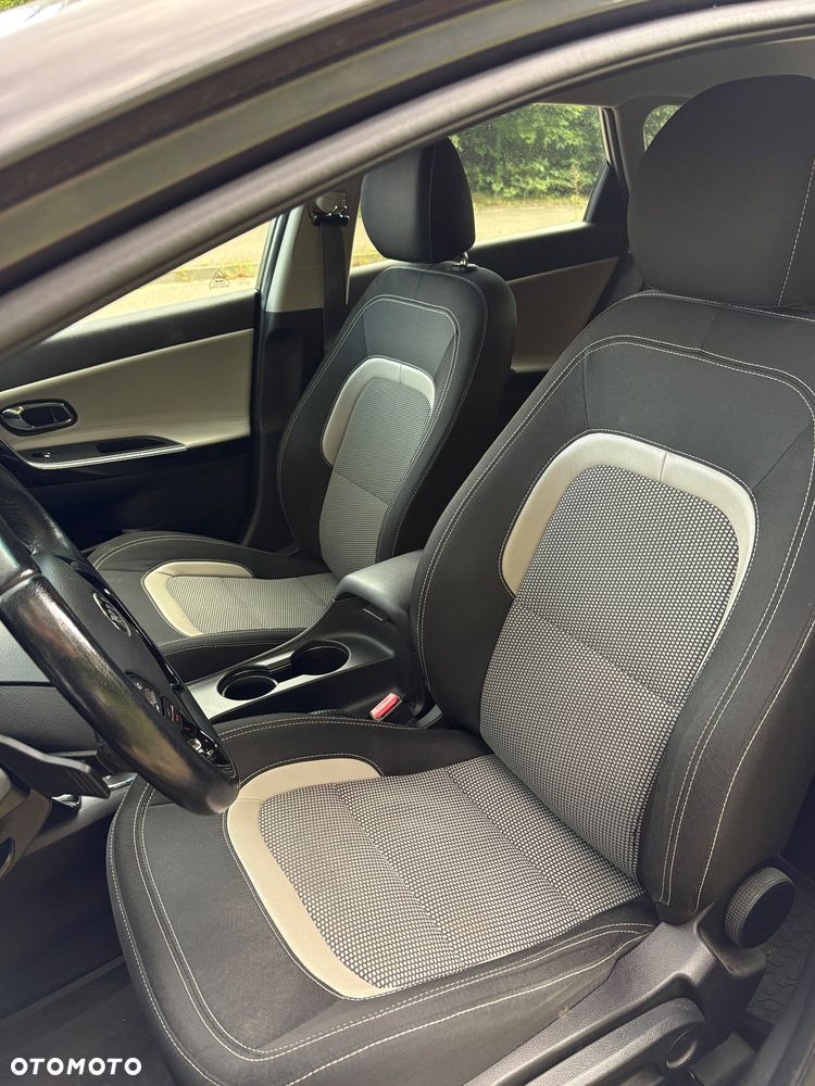 Kia Ceed 1.6 GDI L DCT - 16