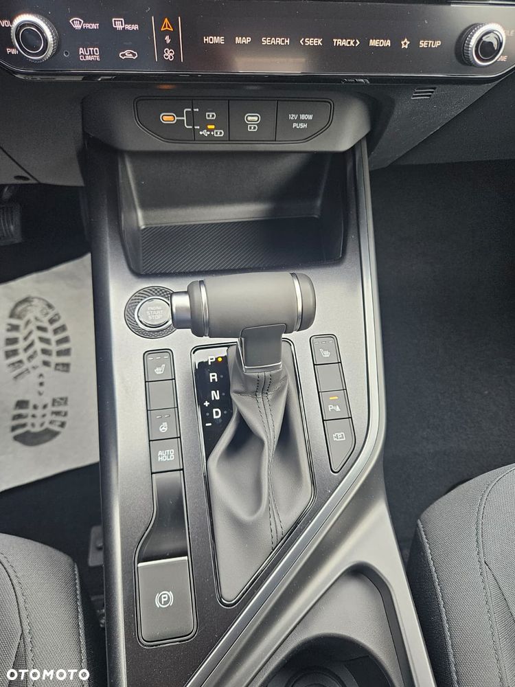 Kia Niro 1.6 GDI Hybrid M - 24