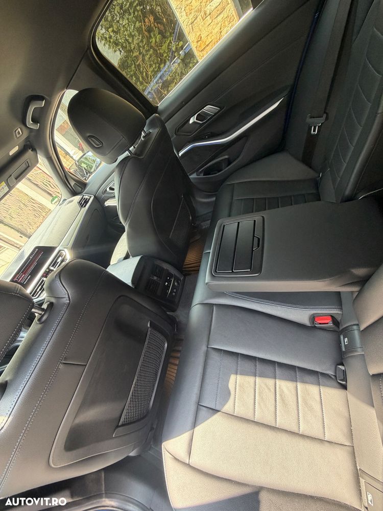 BMW Seria 3 320i AT - 9