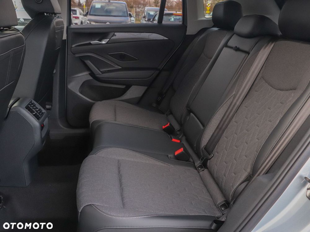 Volkswagen Tiguan - 12