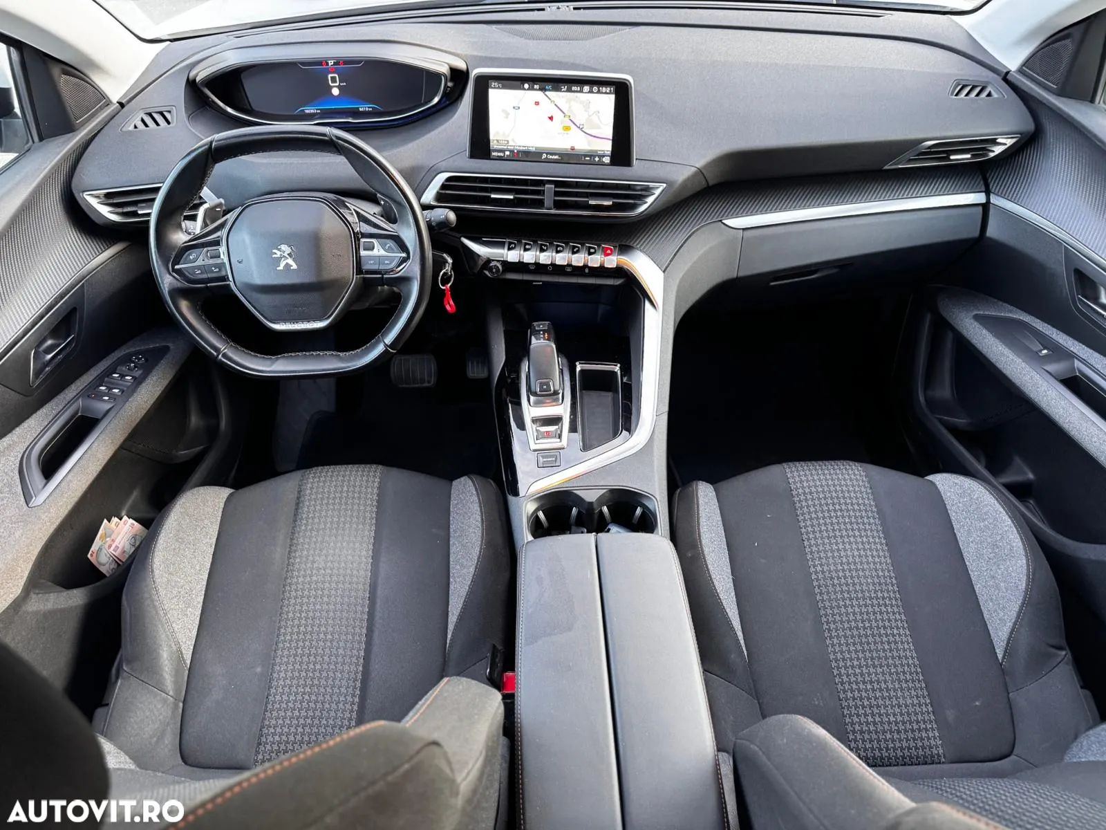 Peugeot 3008 1.2 PureTech Turbo S&S EAT8 Allure - 5