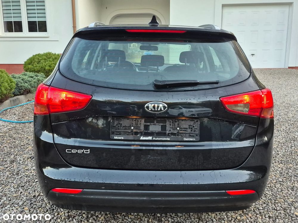 Kia Ceed - 8