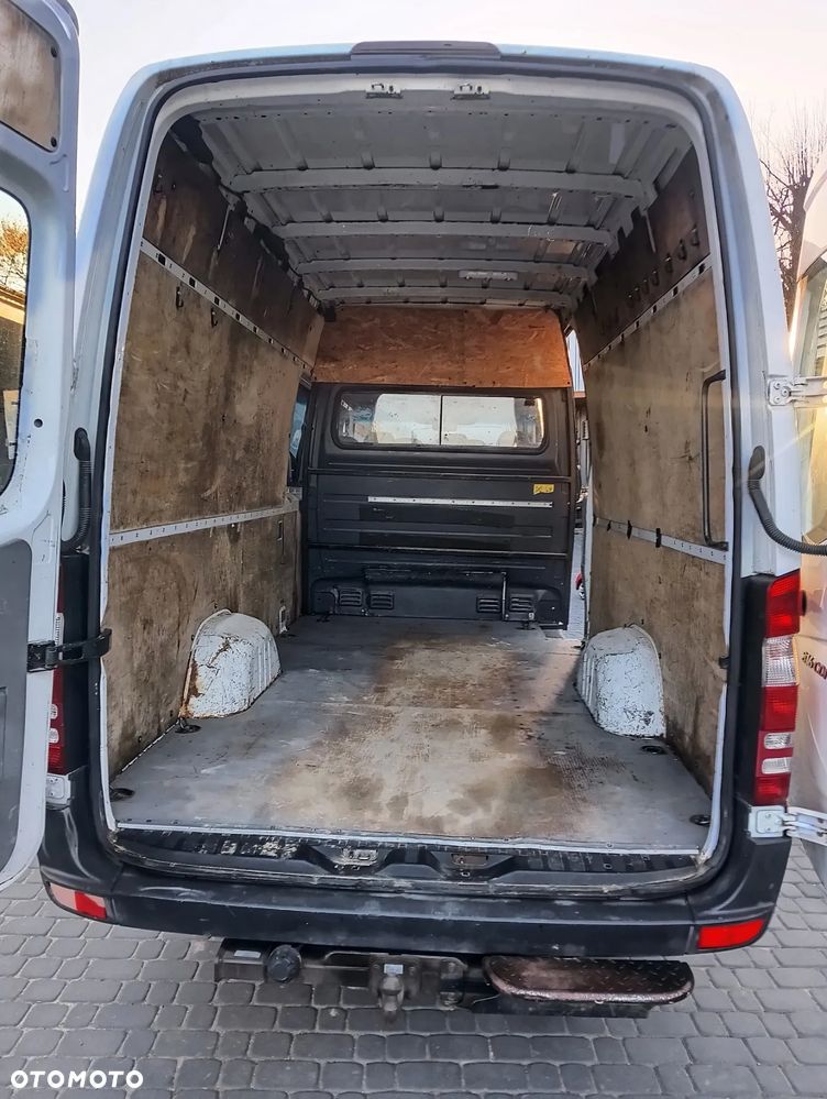 Mercedes-Benz Sprinter - 11