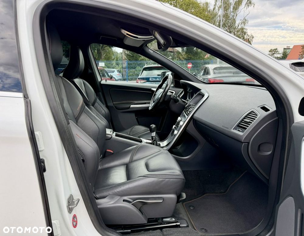 Volvo XC 60 D4 Ocean Race - 13