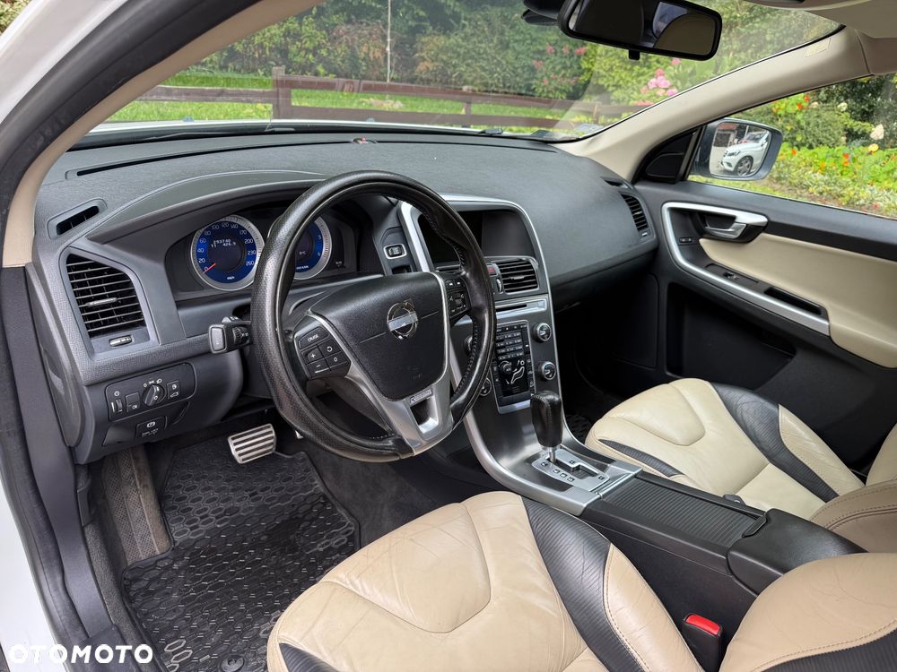 Volvo XC 60 2.4D AWD Summum - 10