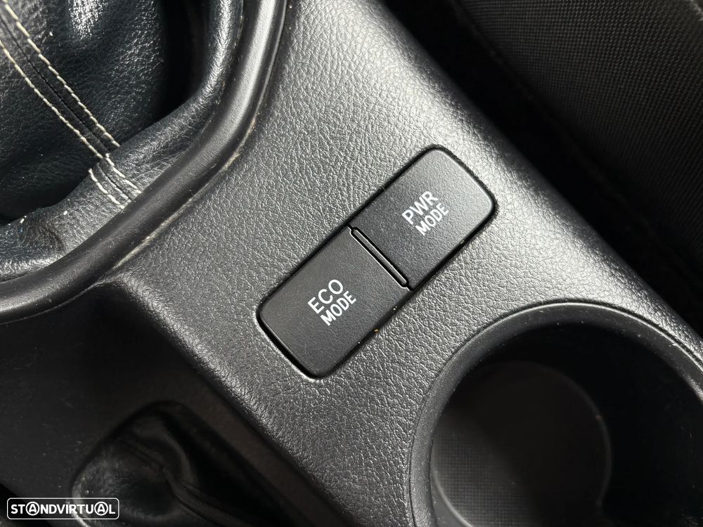 Toyota Hilux 2.4 D-4D 2WD CD - 16