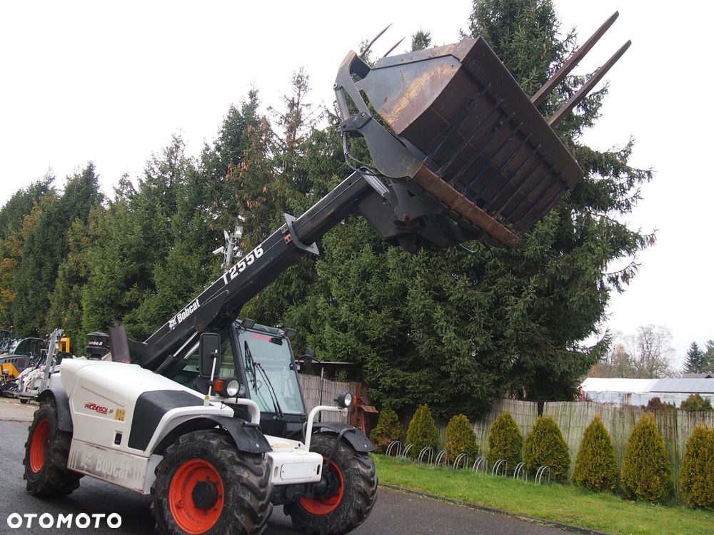 Ładowarka teleskopowa Bobcat T2556 - 12