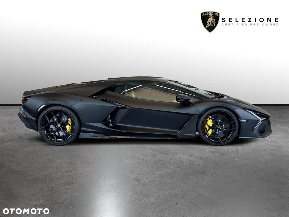 Lamborghini Revuelto - 3