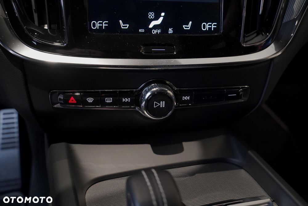 Volvo V60 B4 B Ultra Dark - 14