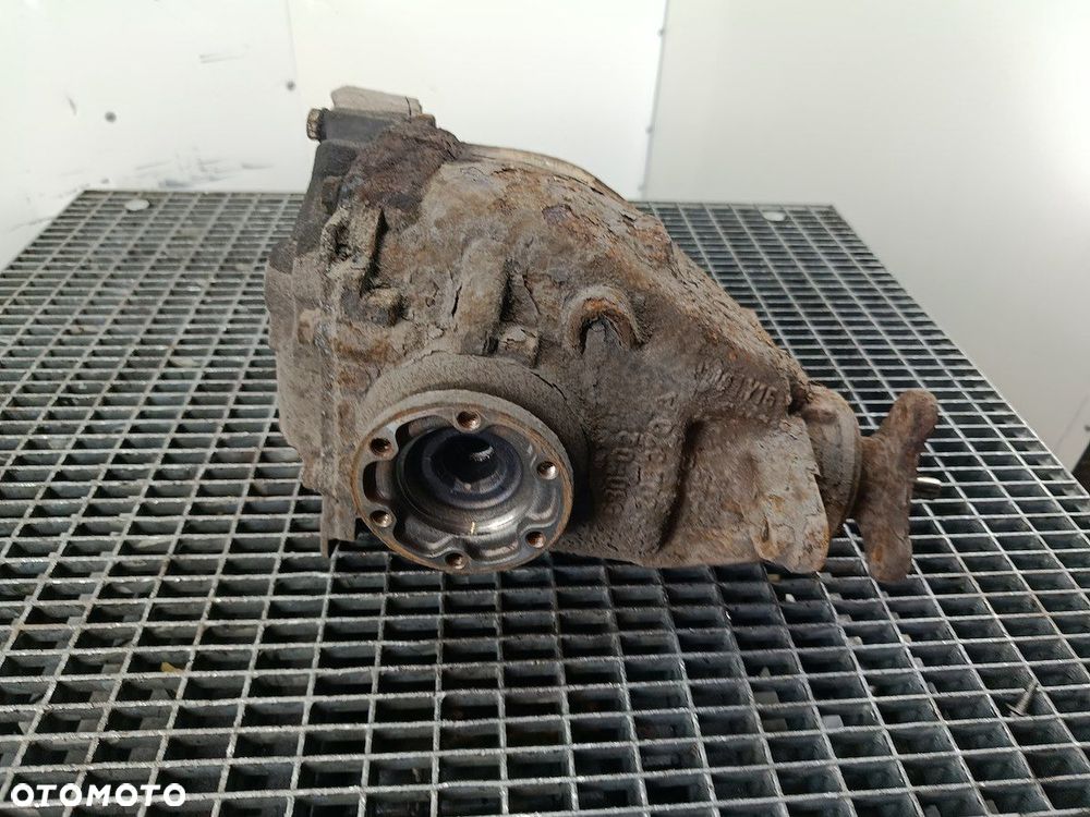 DYFERENCJAŁ TYŁ BMW 3 E91 7566169  3.07 2.0 D 318d - 1