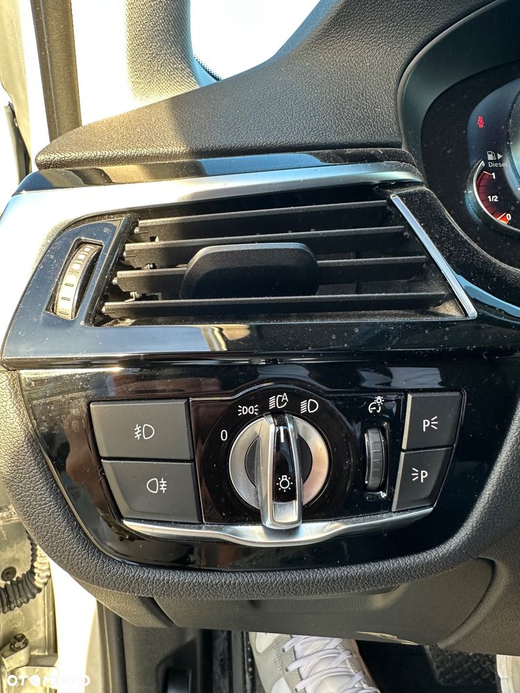 BMW Seria 5 520d Sport Line - 11