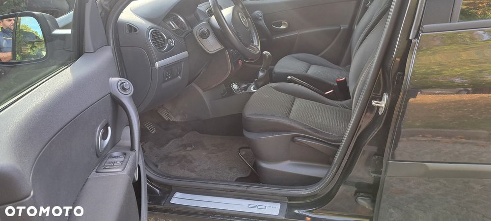 Renault Clio - 15