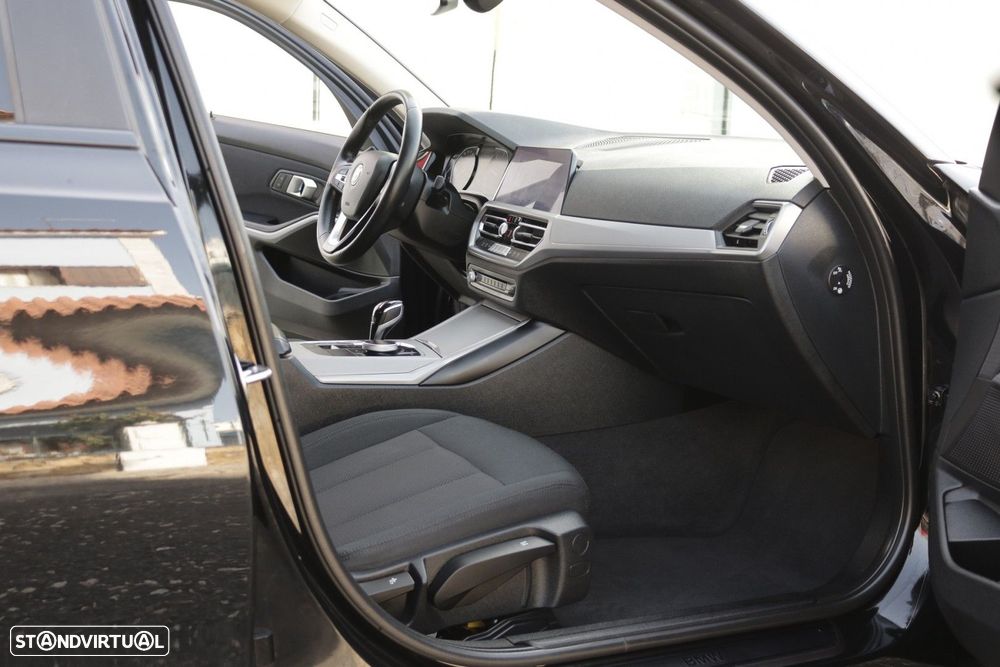 BMW 318 d Auto - 24