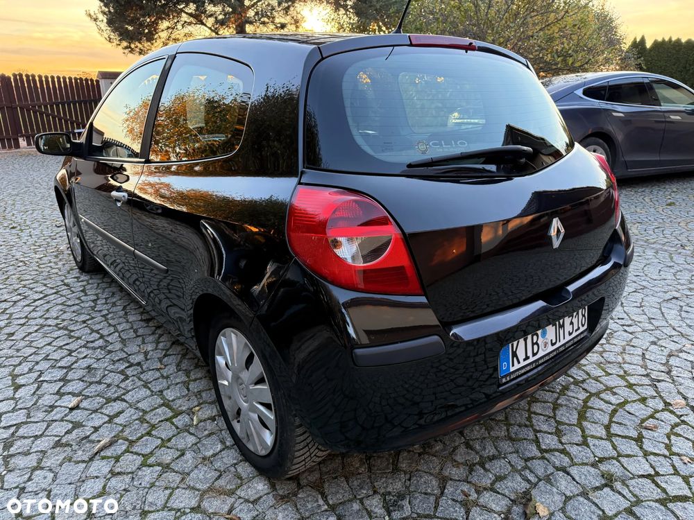 Renault Clio - 16