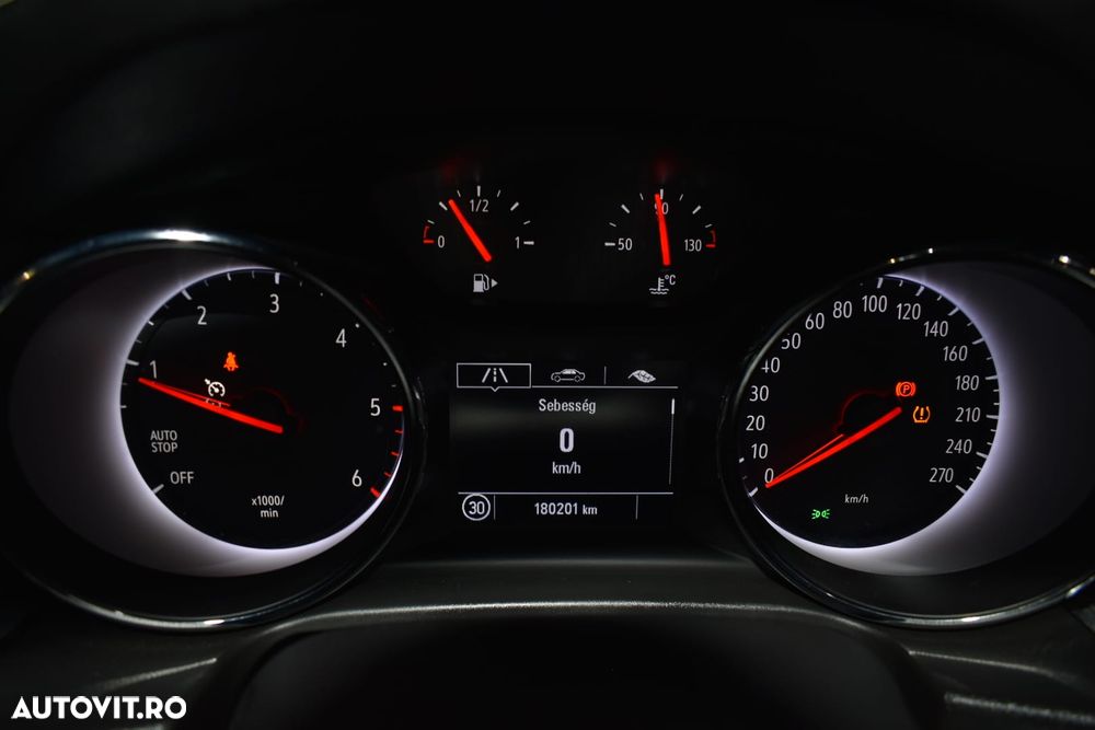 Opel Insignia - 11