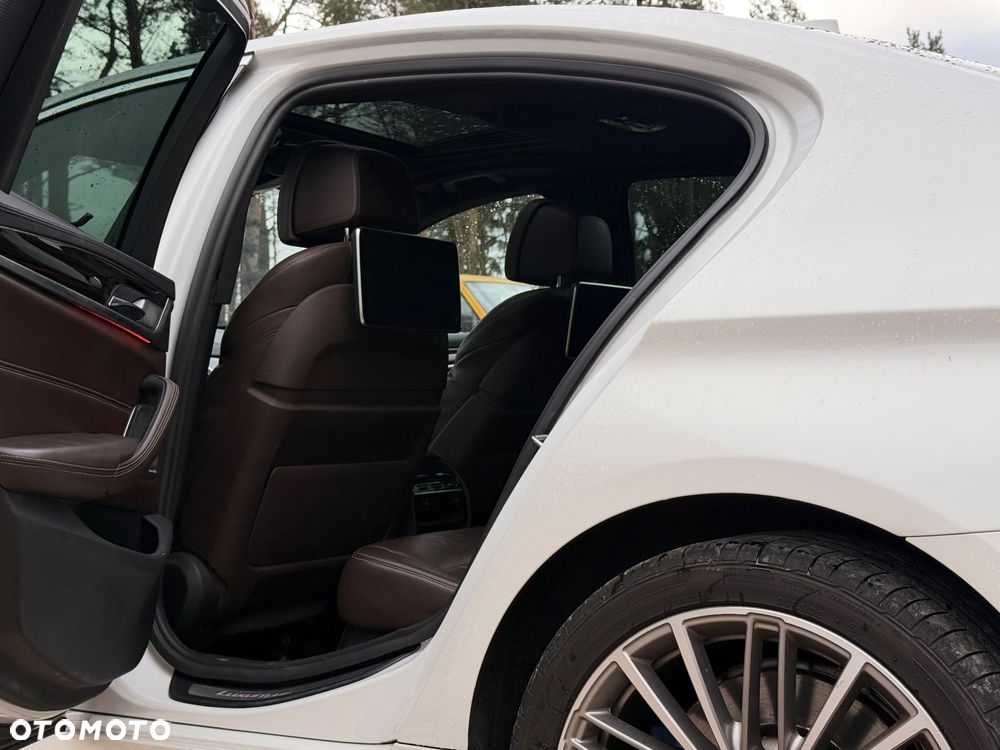 BMW Seria 5 530i Luxury Line - 27