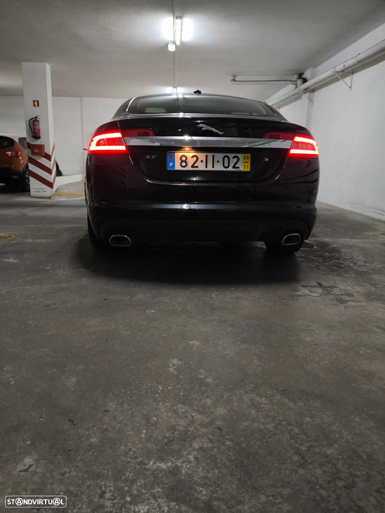 Jaguar XF 3.0 D V6 S Premium Luxury - 4
