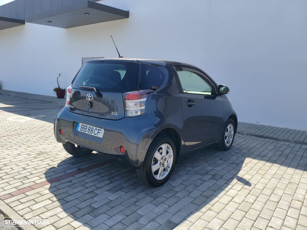 Toyota iQ 1.4 D-4D + - 21