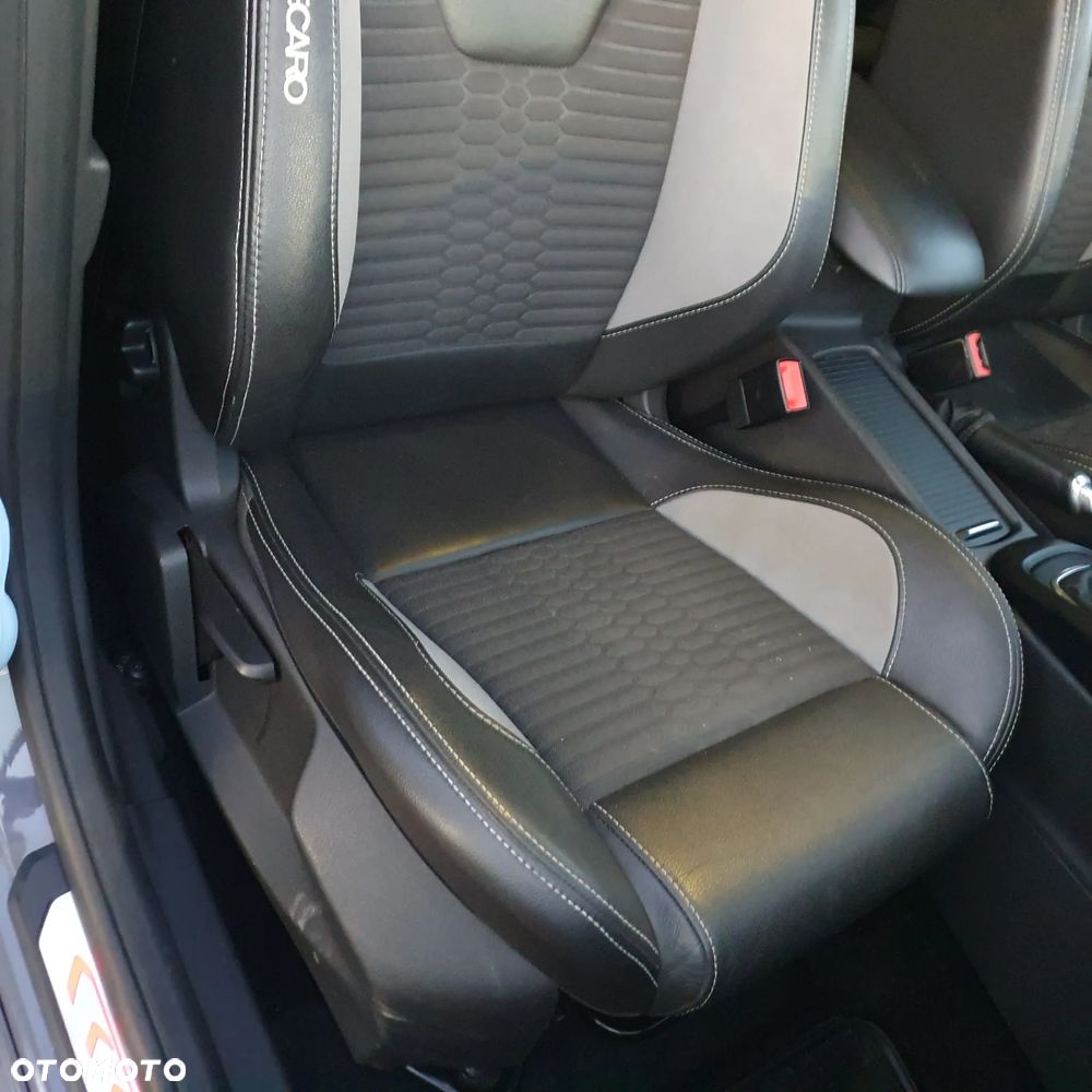 Ford Focus 2.0 EcoBoost ST-2 - 8