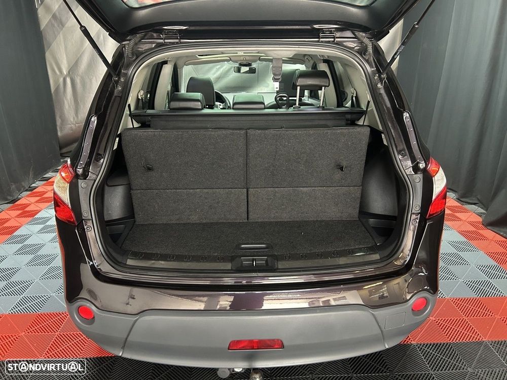 Nissan Qashqai +2 2.0 dCi Tekna Pele Preto - 8