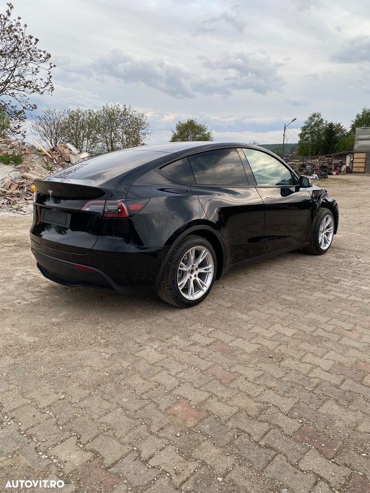 Tesla Model Y RWD - 6