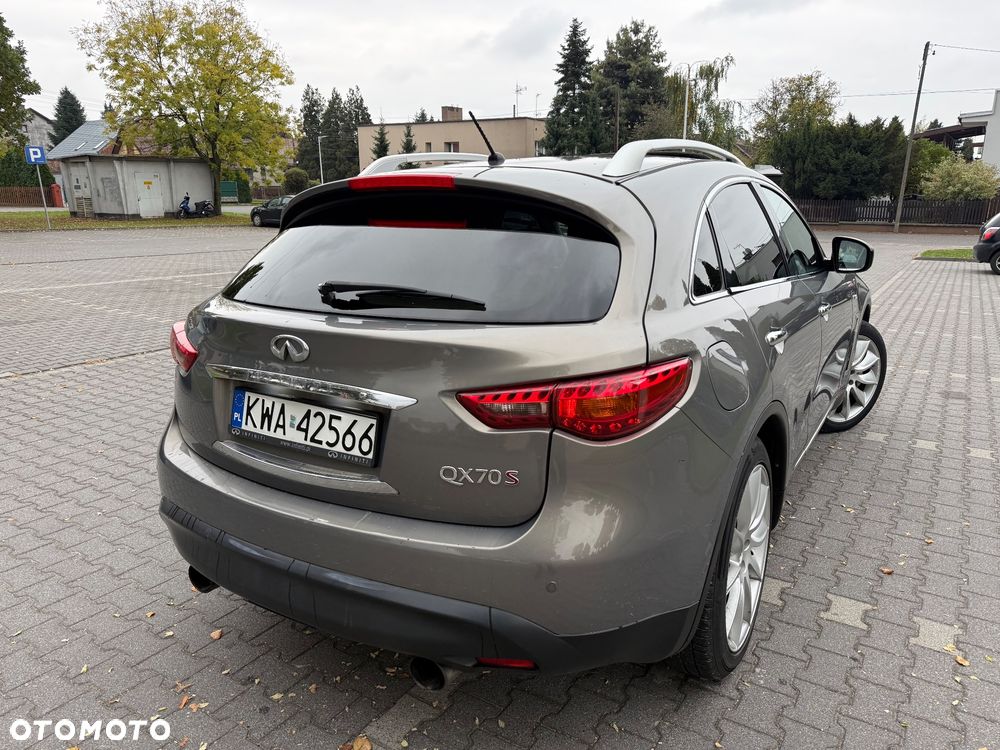 Infiniti QX70 - 20