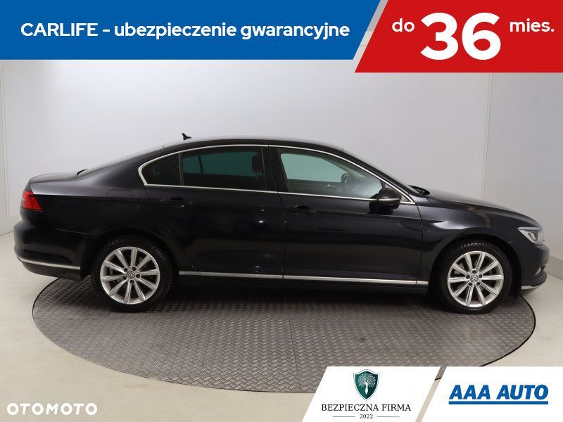 Volkswagen Passat - 8