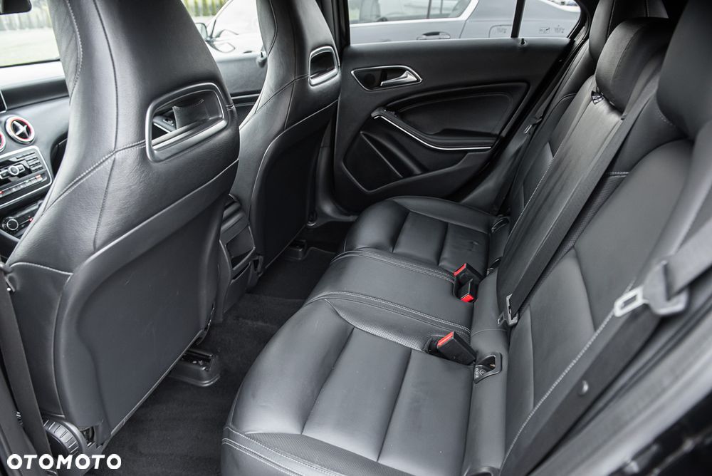 Mercedes-Benz Klasa A 45 AMG 4Matic AMG Speedshift 7G-DCT - 28